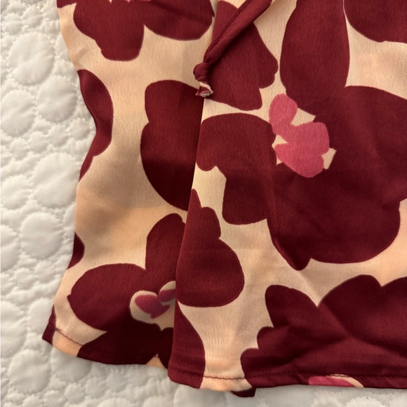 Entro blouse. Worn once. Burgundy floral. - Picture 3 of 4
